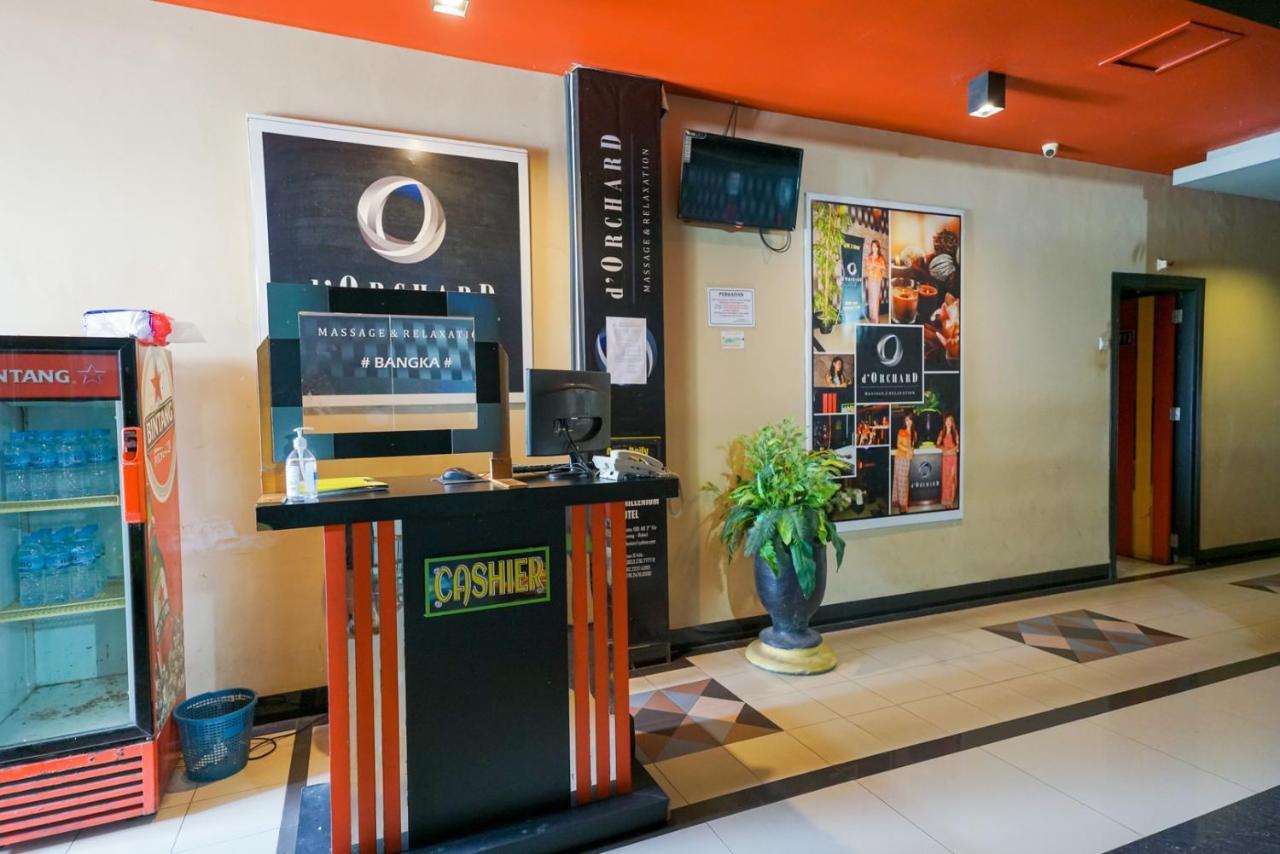Urbanview By Millenium Hotel Pangkal Pinang Exterior foto