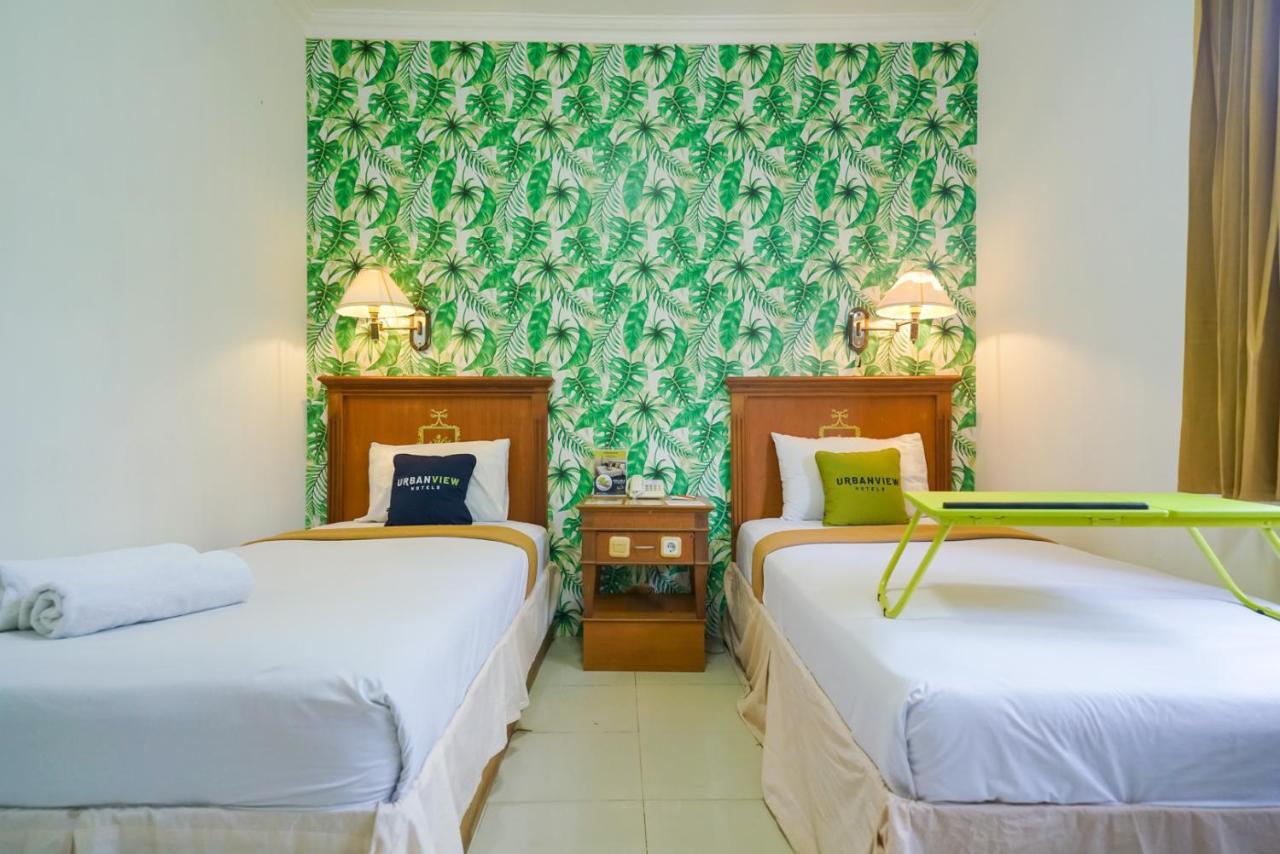 Urbanview By Millenium Hotel Pangkal Pinang Exterior foto