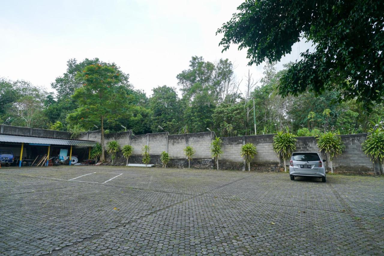 Urbanview By Millenium Hotel Pangkal Pinang Exterior foto