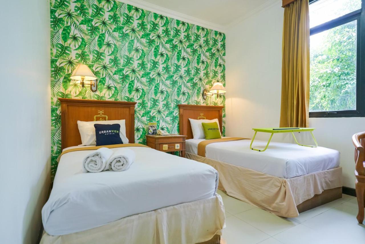 Urbanview By Millenium Hotel Pangkal Pinang Exterior foto