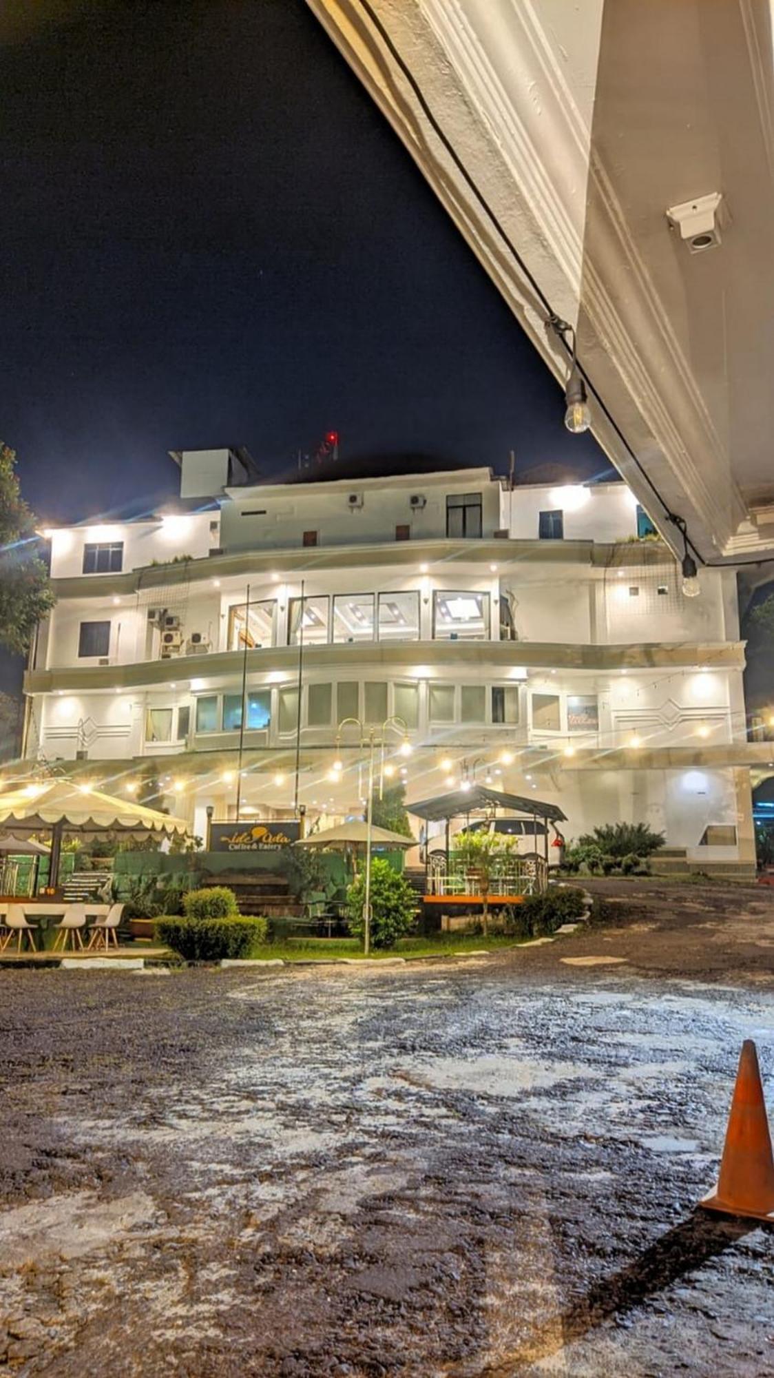 Urbanview By Millenium Hotel Pangkal Pinang Exterior foto